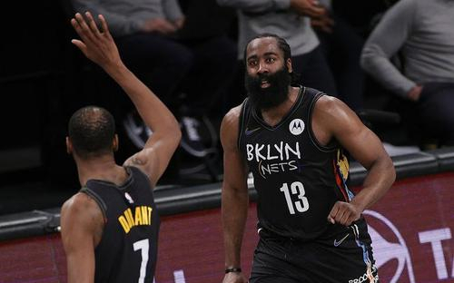  字母哥狂砍五十加十七篮板雄鹿大胜篮网