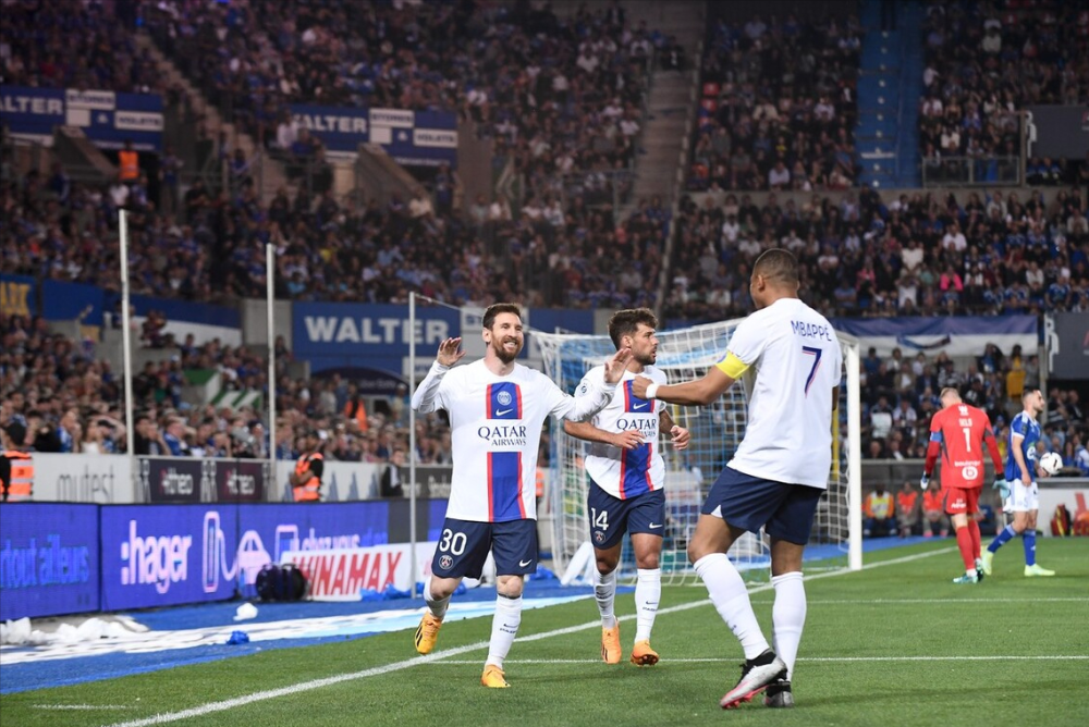  朗斯冬季引援见效，新锋线组合四球大胜斯特拉斯堡  